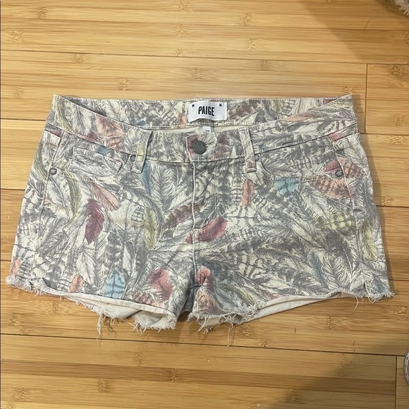 PAIGE x LIBERTY Shorts Womens Size 29 Ivory Feathers Silverlake
Cut-Off Denim - Picture 1 of 8